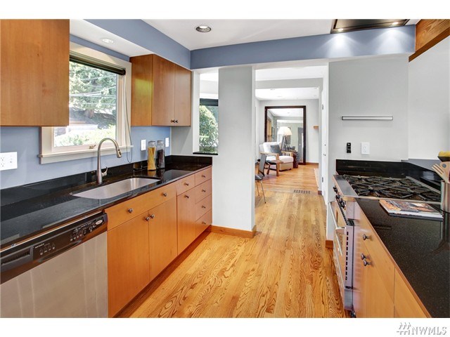 For Sale: 1502 Madrona Dr Seattle, WA 98122