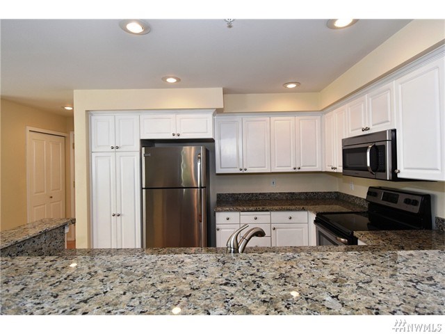 For Sale: 12034 15th Ave NE #APT 209 Seattle, WA 98125