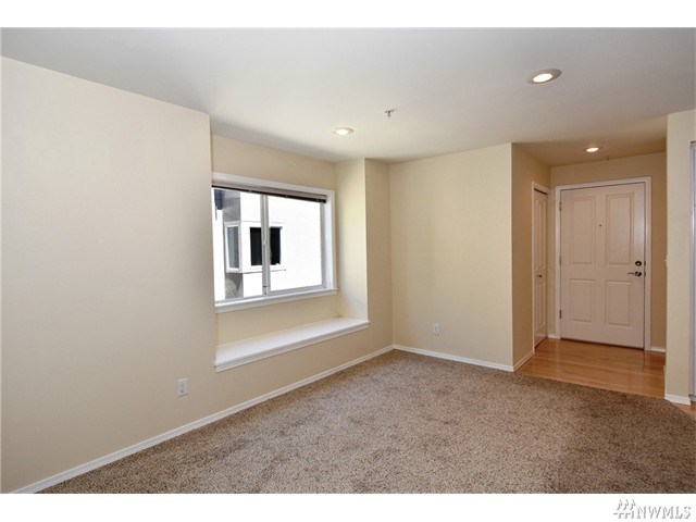 For Sale: 12034 15th Ave NE #APT 209 Seattle, WA 98125