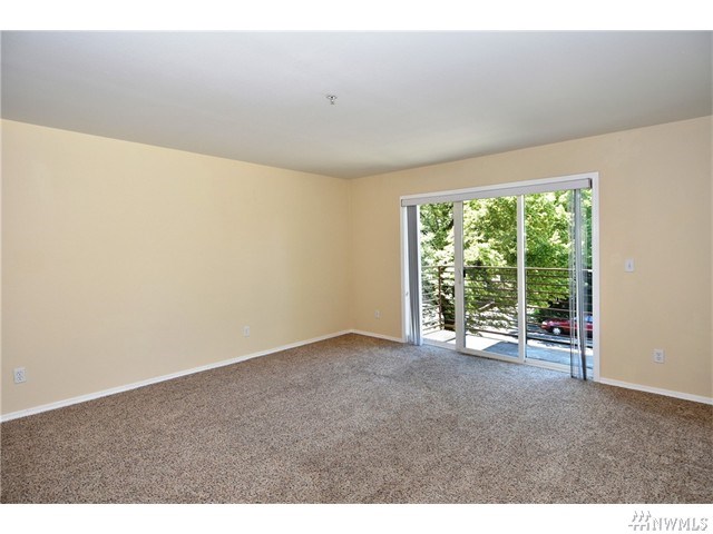 For Sale: 12034 15th Ave NE #APT 209 Seattle, WA 98125