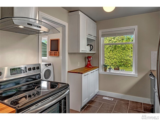 For Sale: 9820 33rd Ave SW Seattle, WA 98126