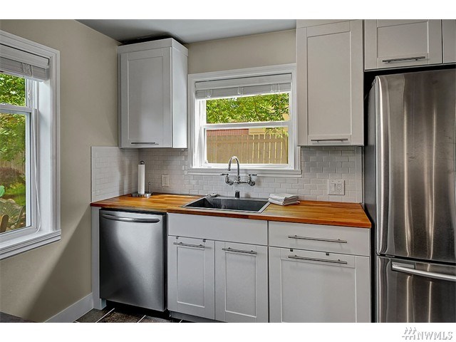 For Sale: 9820 33rd Ave SW Seattle, WA 98126