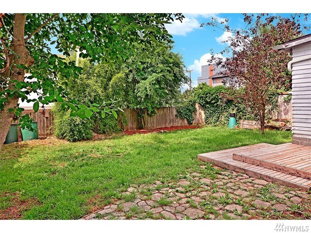 For Sale: 10533 Phinney Ave N Seattle, WA 98133