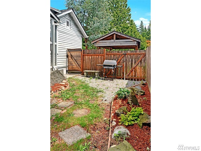 For Sale: 10533 Phinney Ave N Seattle, WA 98133