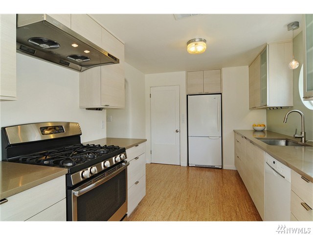 For Sale: 450 N 143rd St Seattle, WA 98133