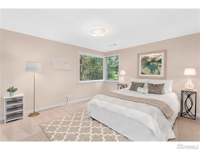 For Sale: 304 N 200th St Seattle, WA 98133
