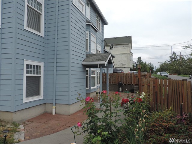 2302 S Charles St Seattle, WA 98144