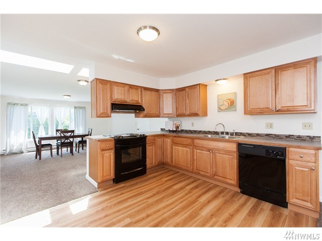 For Sale: 409 SW 128th St Seattle, WA 98146