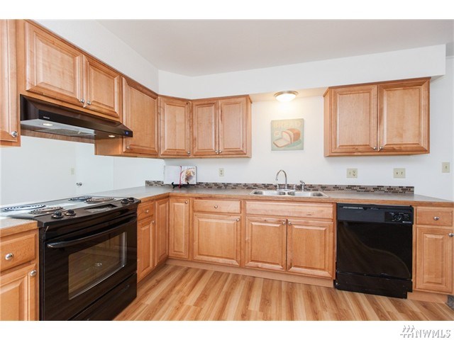 For Sale: 409 SW 128th St Seattle, WA 98146