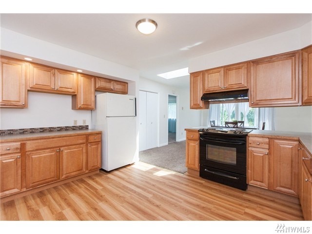 For Sale: 409 SW 128th St Seattle, WA 98146