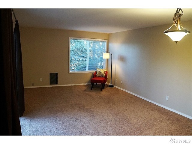 For Sale: 17431 Ambaum Blvd S #A1 Seattle, WA 98148