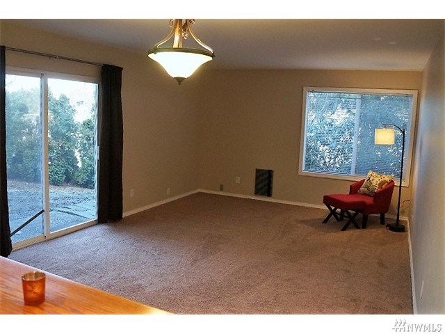 For Sale: 17431 Ambaum Blvd S #A1 Seattle, WA 98148