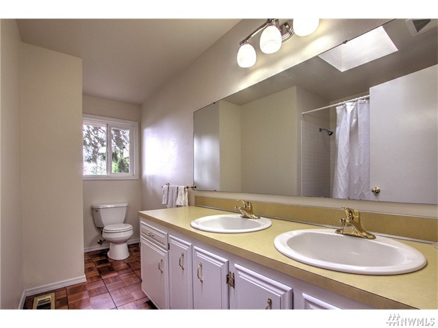 For Sale: 17480 47th Ave NE Seattle, WA 98155