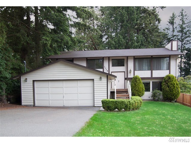 For Sale: 1116 NE 198th Seattle, WA 98155