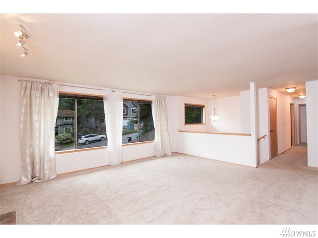 For Sale: 1116 NE 198th Seattle, WA 98155