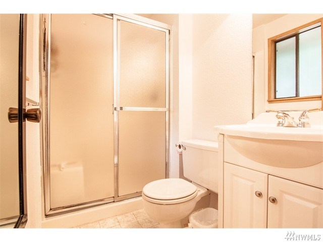 For Sale: 1116 NE 198th Seattle, WA 98155