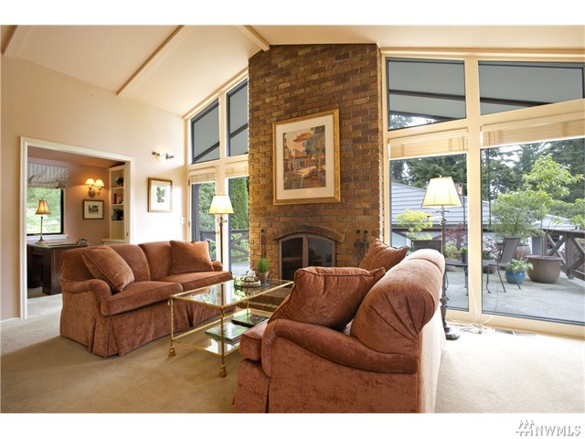 For Sale: 4946 NE 193rd St Seattle, WA 98155