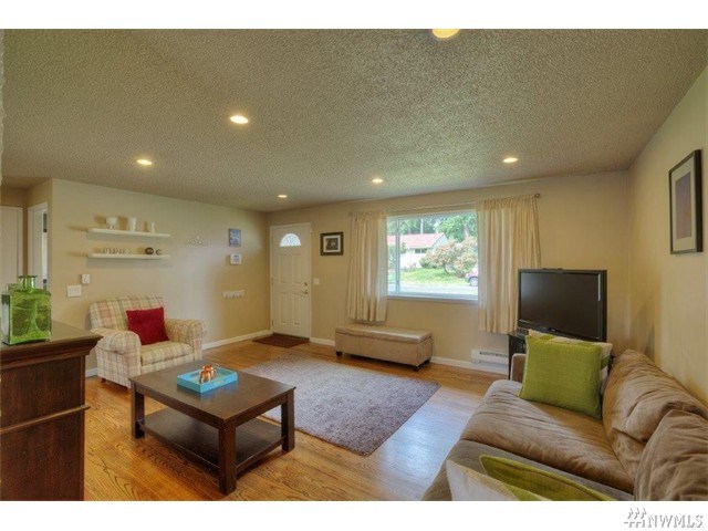 For Sale: 16428 15th Ave SW Seattle, WA 98166
