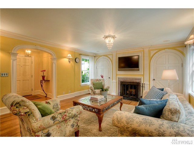 For Sale: 16220 Maplewild Ave SW Seattle, WA 98166