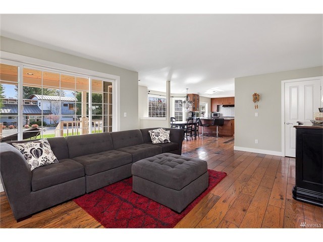 15610 37th Ave NE