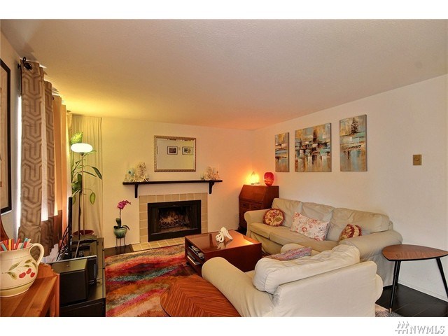 For Sale: 4822 S 187th Pl #C102 Seattle, WA 98188