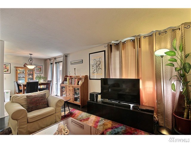 For Sale: 4822 S 187th Pl #C102 Seattle, WA 98188