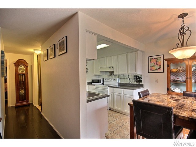 For Sale: 4822 S 187th Pl #C102 Seattle, WA 98188