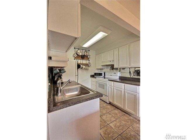 For Sale: 4822 S 187th Pl #C102 Seattle, WA 98188