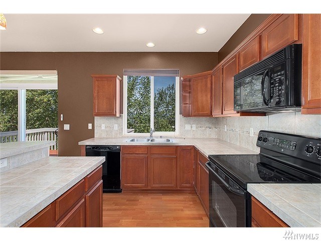 For Sale: 16668 53rd Ave S Seattle, WA 98188