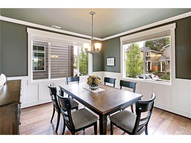 2201 32nd Ave W