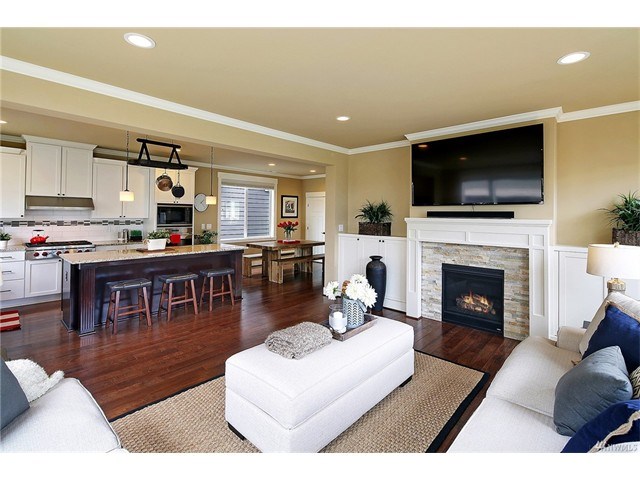 2201 32nd Ave W