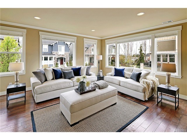 2201 32nd Ave W