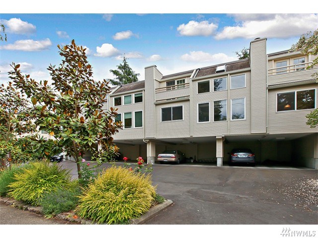 For Sale: 3423 W Government Way #5 Seattle, WA 98199