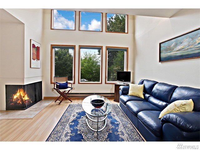 For Sale: 3423 W Government Way #5 Seattle, WA 98199