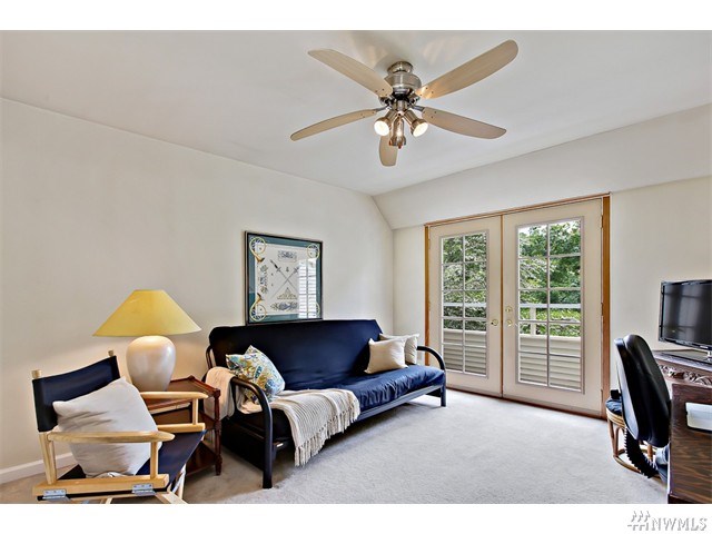 For Sale: 3423 W Government Way #5 Seattle, WA 98199