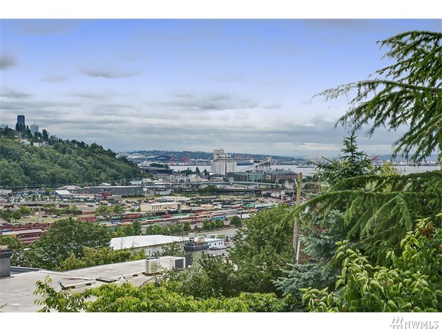 For Sale: 2305 W Raye St Seattle, WA 98199