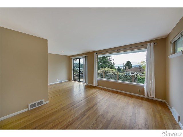 For Sale: 2305 W Raye St Seattle, WA 98199