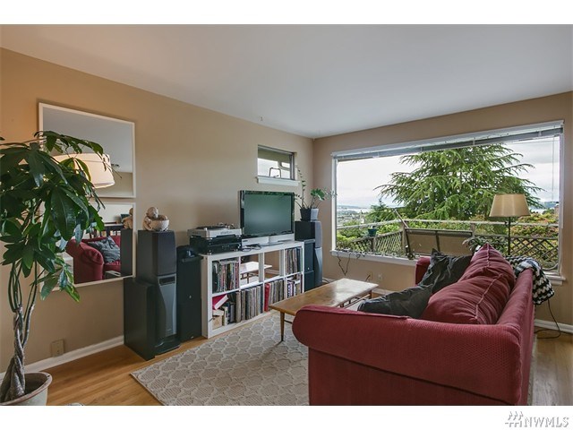 For Sale: 2305 W Raye St Seattle, WA 98199