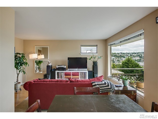 For Sale: 2305 W Raye St Seattle, WA 98199