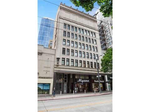 1519 3rd Ave #204