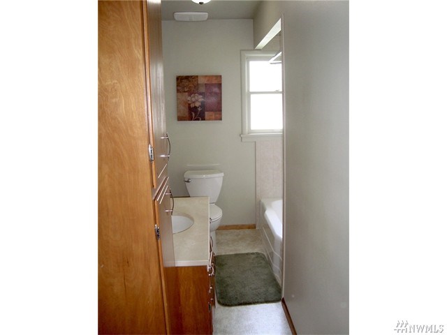 For Sale: 2331 Mcdougall Ave Everett, WA 98201