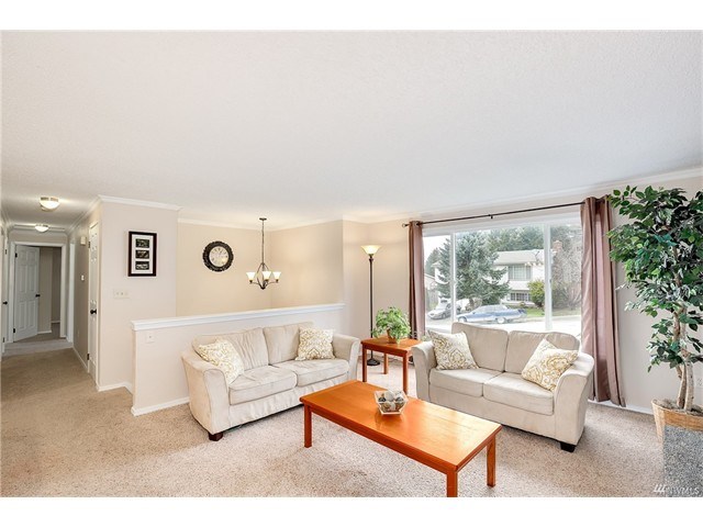 8423 8th Pl SE