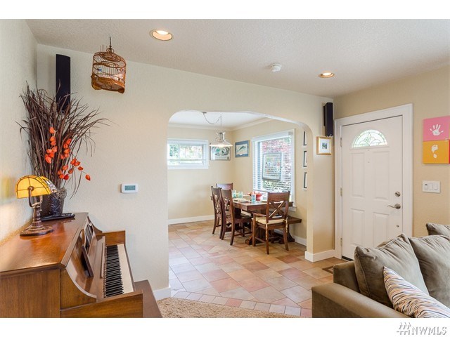 For Sale: 2308 Lowell Rd Everett, WA 98203