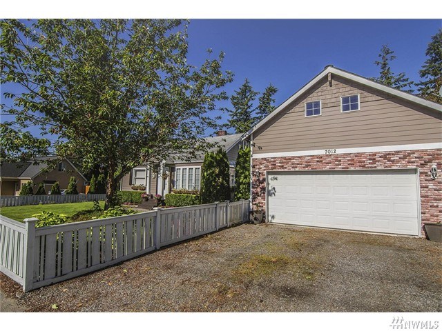 For Sale: 7012 Beverly Ln Everett, WA 98203