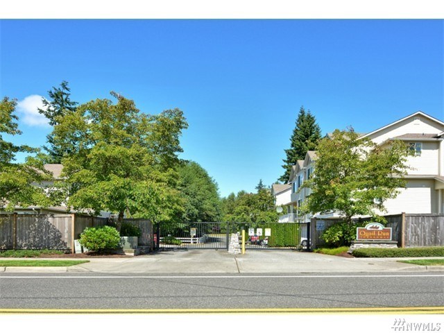 For Sale: 10414 Holly Dr #D Everett, WA 98204