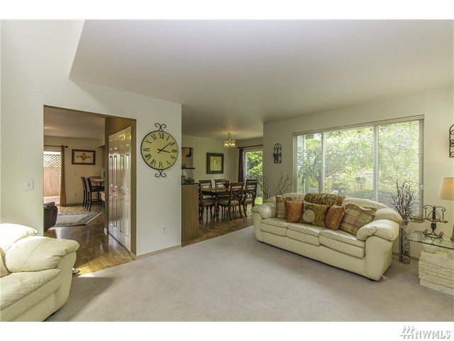 For Sale: 627 107th Pl SE Everett, WA 98208