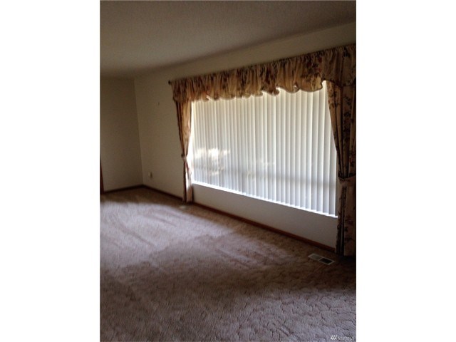 221 W Jensen St
