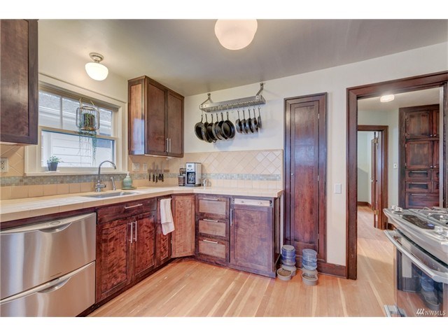 4615 Schooner Dr