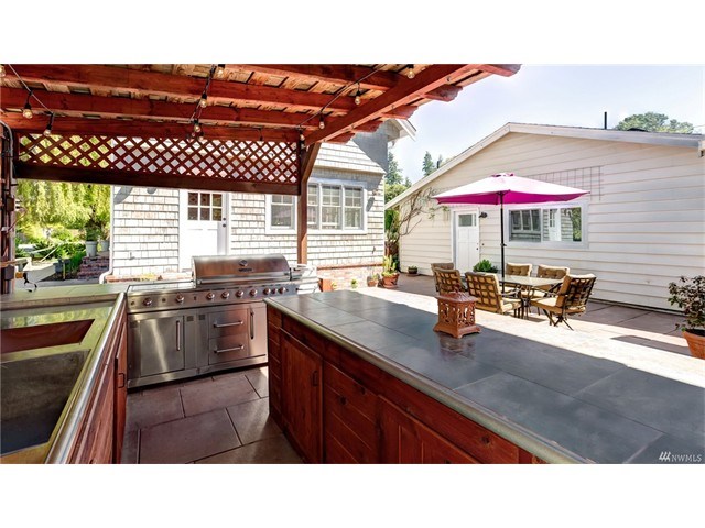 4220 Samish Way