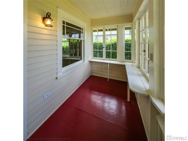 For Sale: 2736 Sunset Dr Bellingham, WA 98225